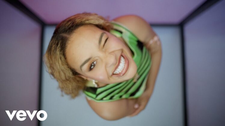 Jorja Smith – With You